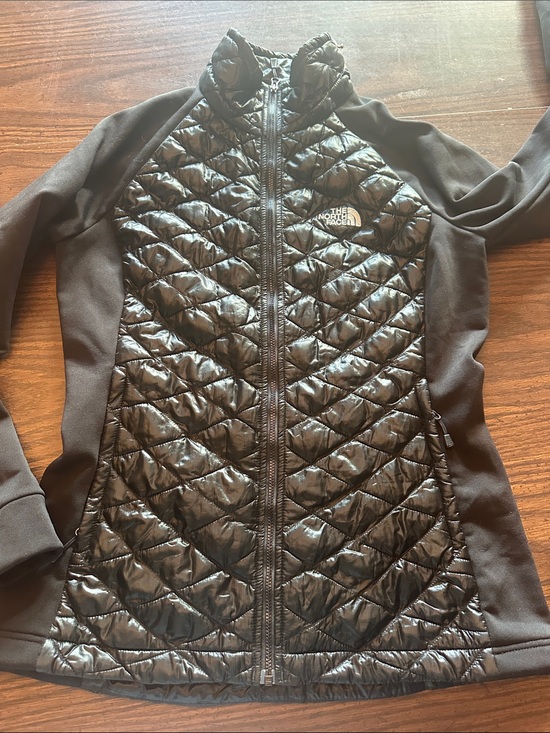 The North Face Jackets & Blazers - The North Face Women's Black Quilted Hybrid Puffer Jacket
